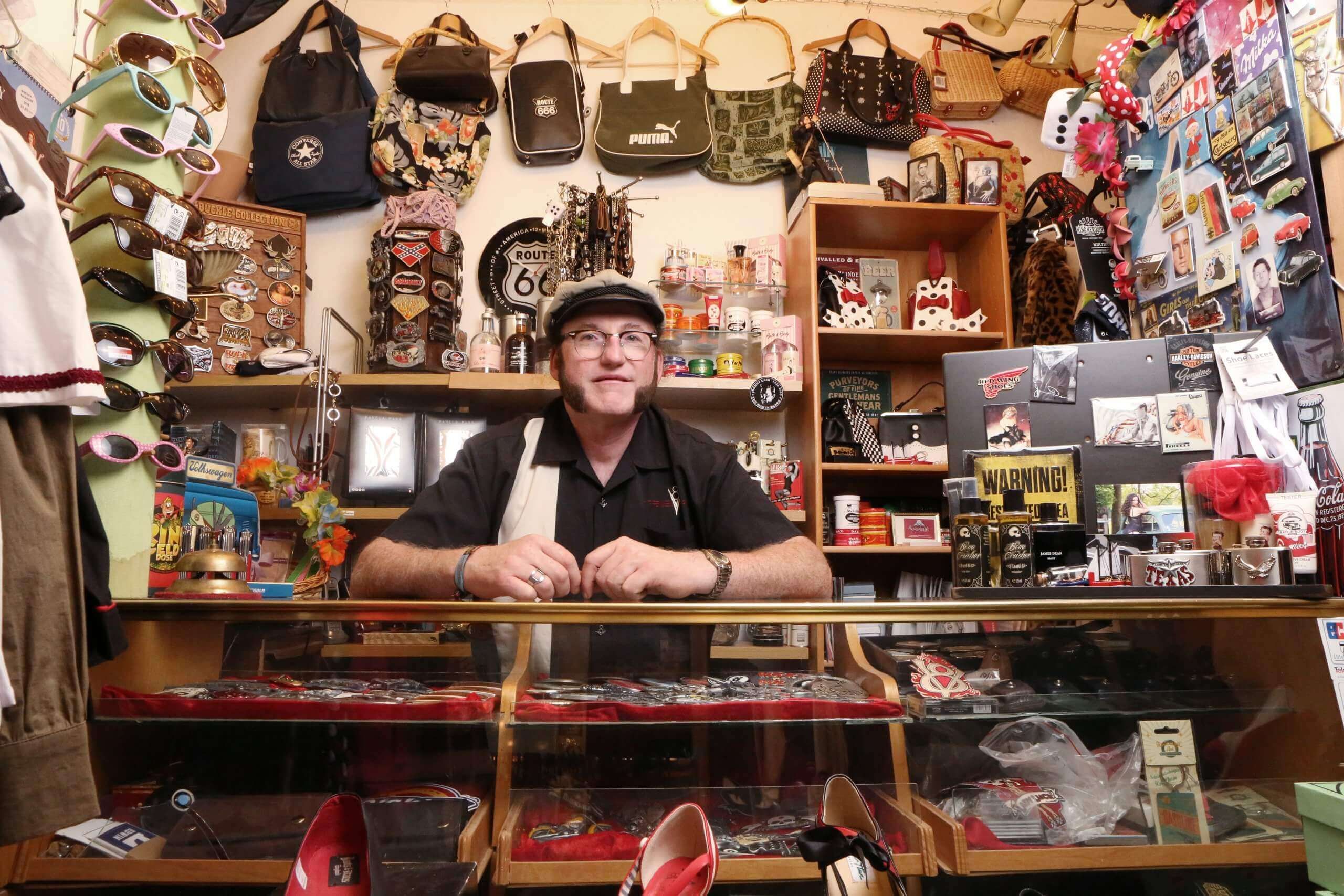 Jürgen Schewior vom Nostalgie Shop - Rockabillyshop in Hamburg